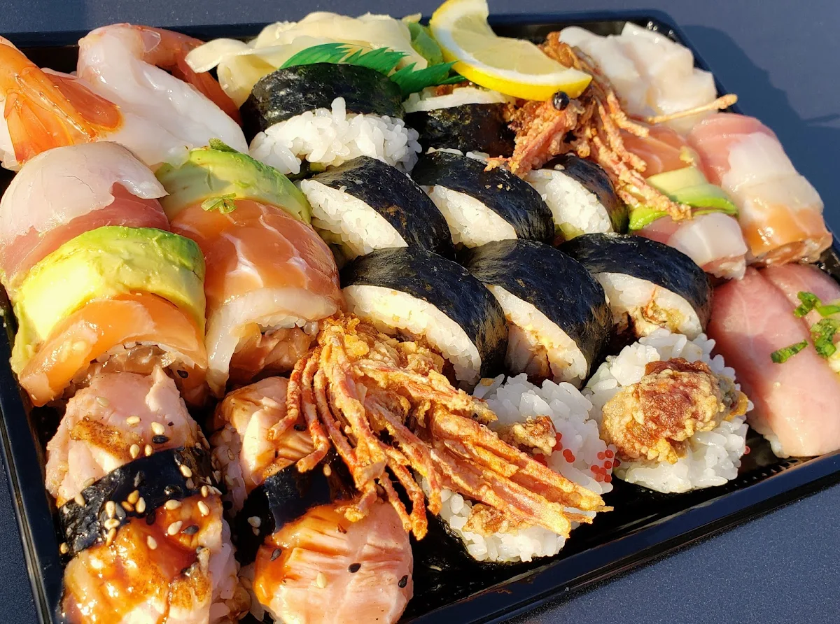 Gourmet Sushi Combo