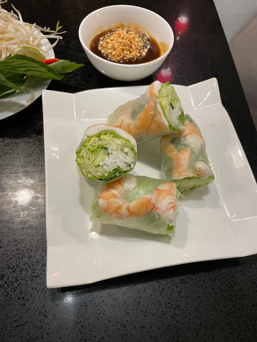 Fresh Spring Rolls with Peanut Sauce