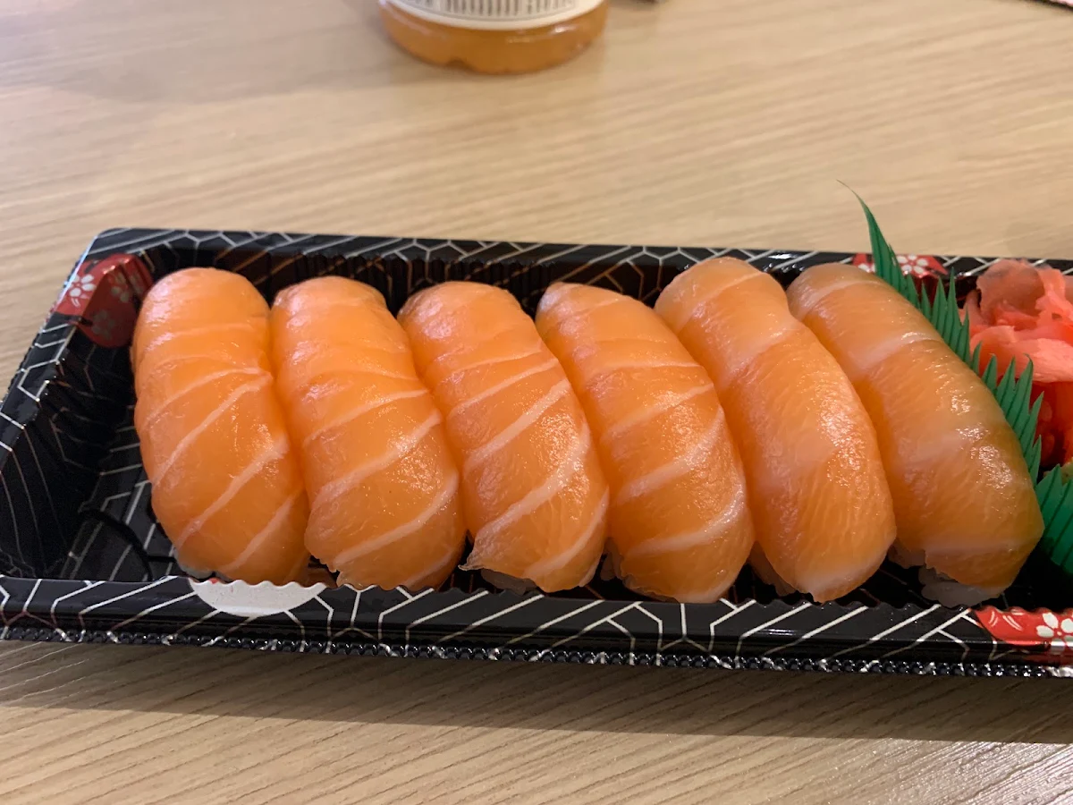 Salmon Nigiri