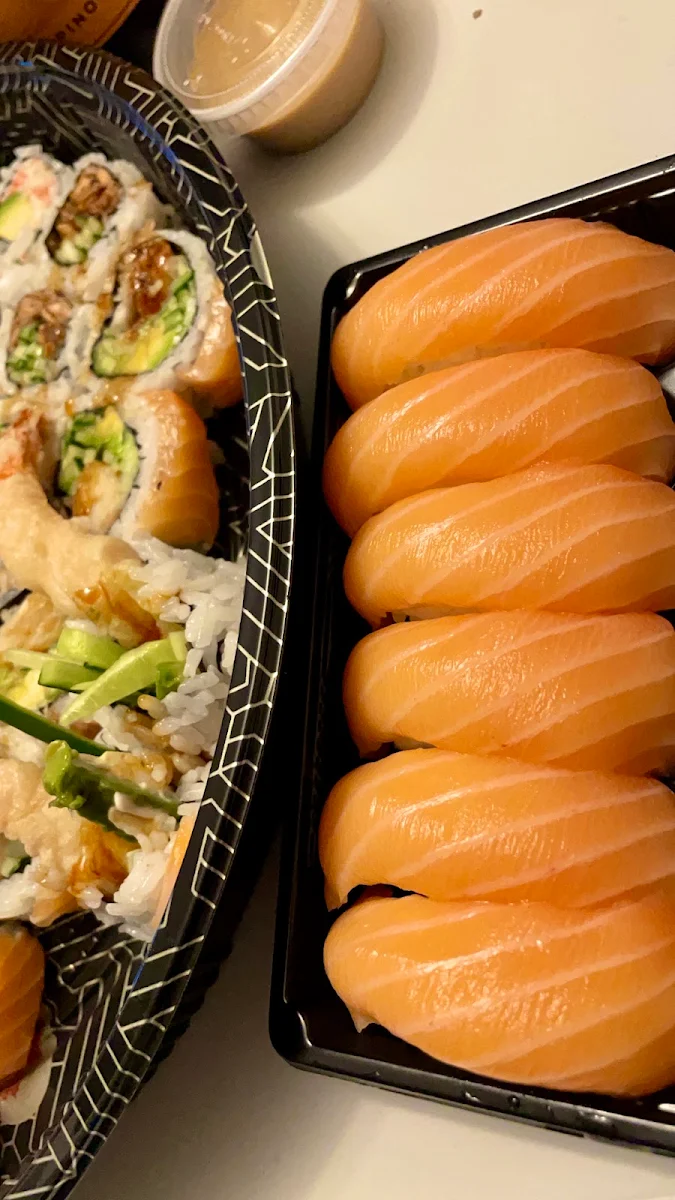 Salmon Sushi