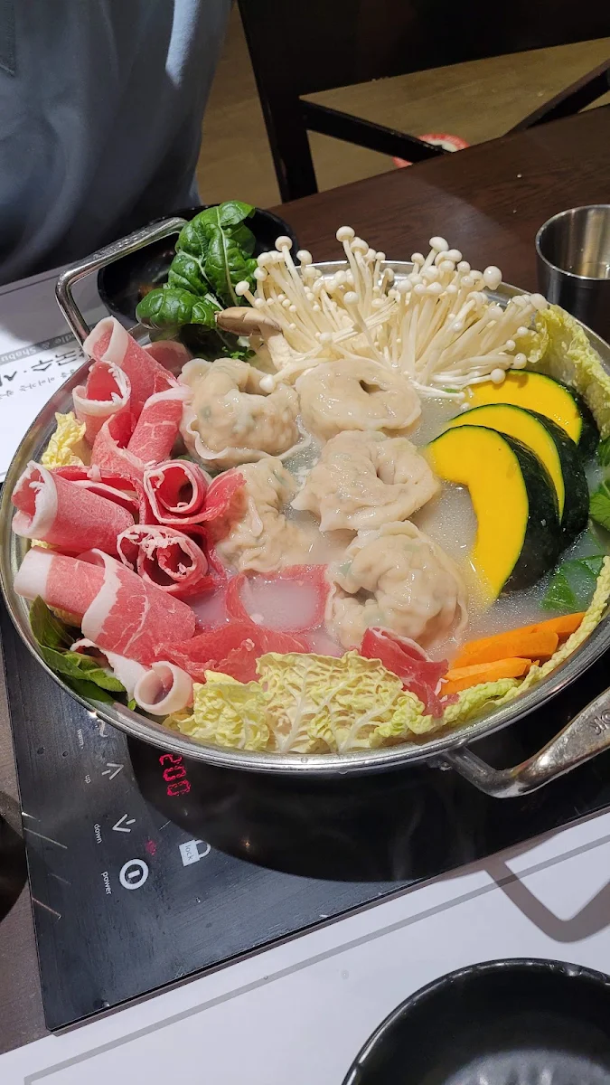 Dumpling Shabu Shabu