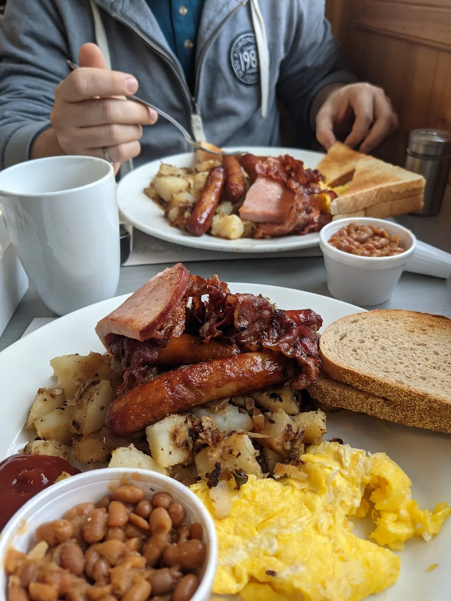 Highlights, SunnySide Diner