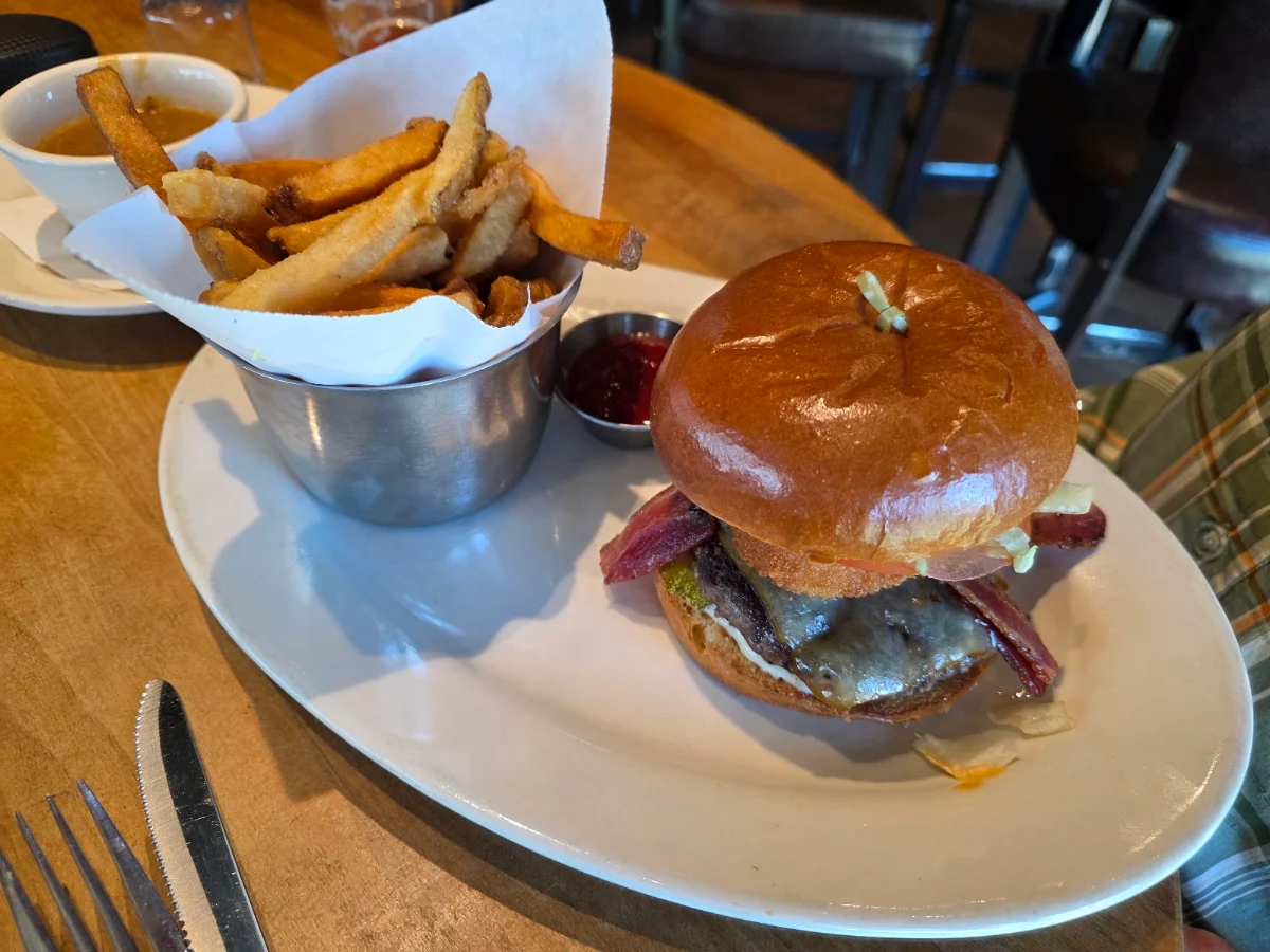 Traditional Pub Burger