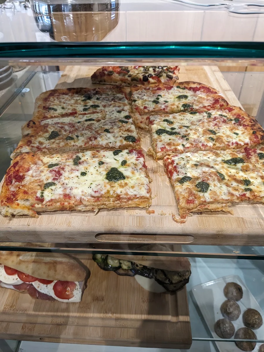 Pesto and Cheese Pizza