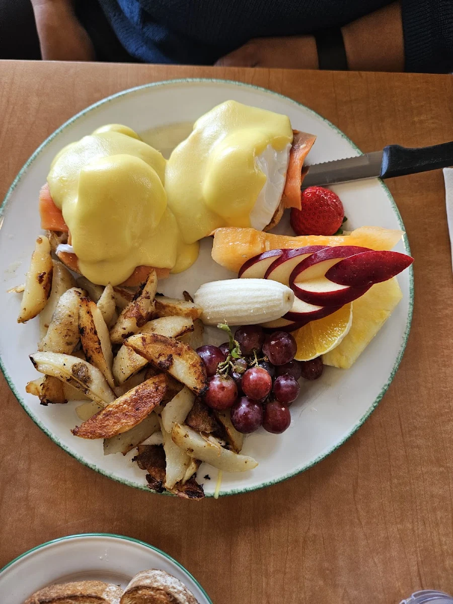 Salmon Benedict