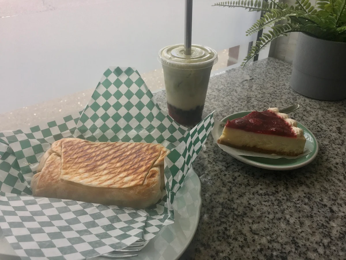 Strawberry Matcha Bubble Tea