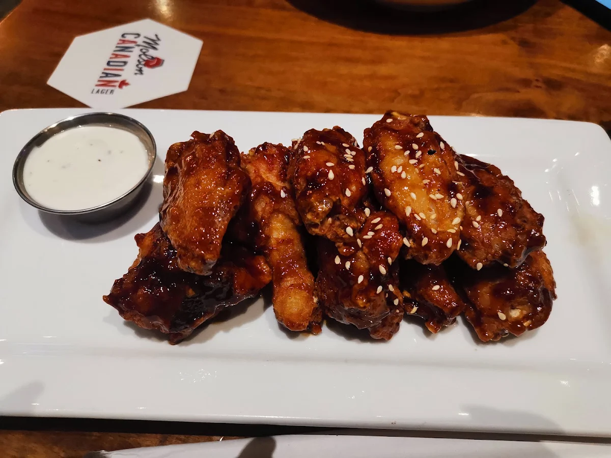 Wings, Sammy J's Grill and Bar West Kelowna