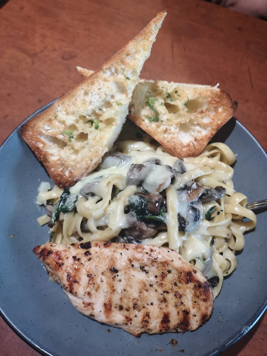 Chicken Fettuccine Alfredo