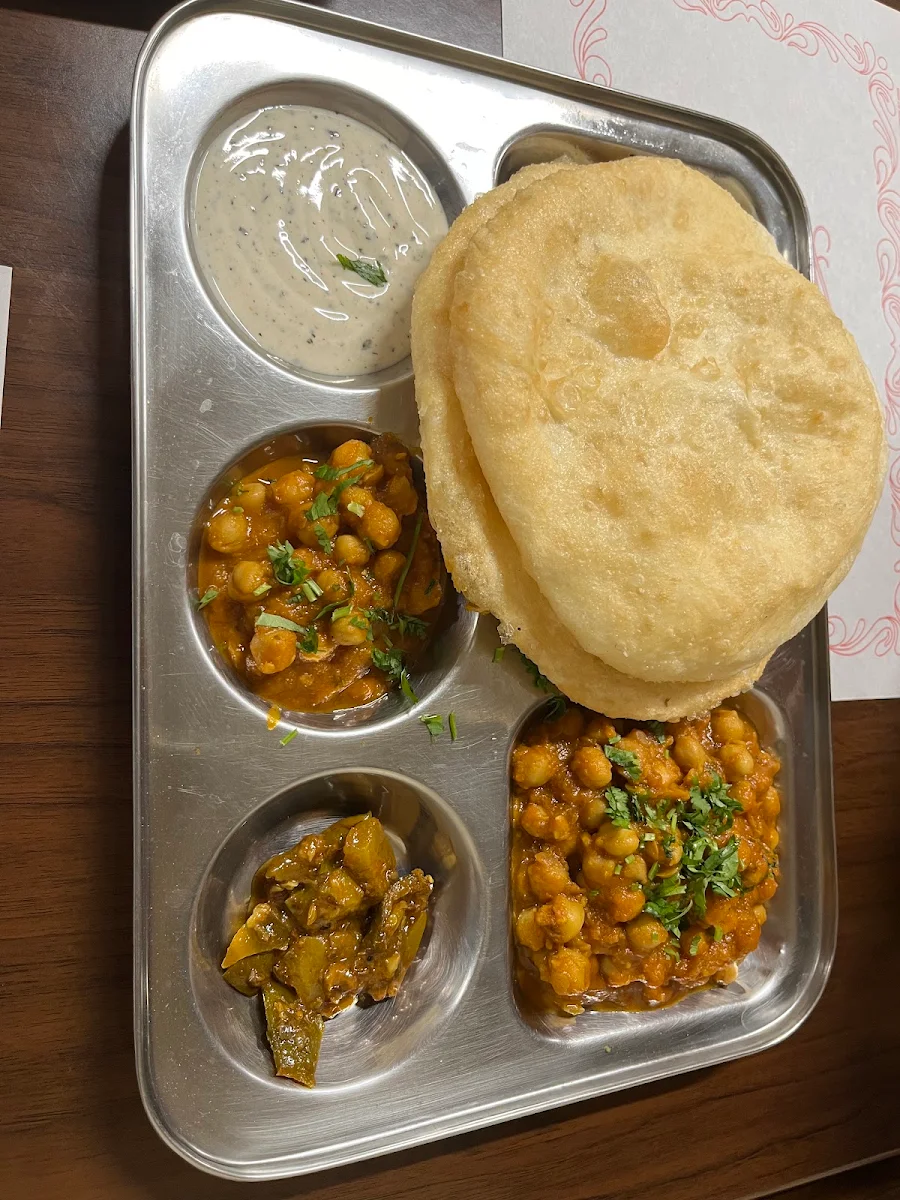 Chana Bhatura