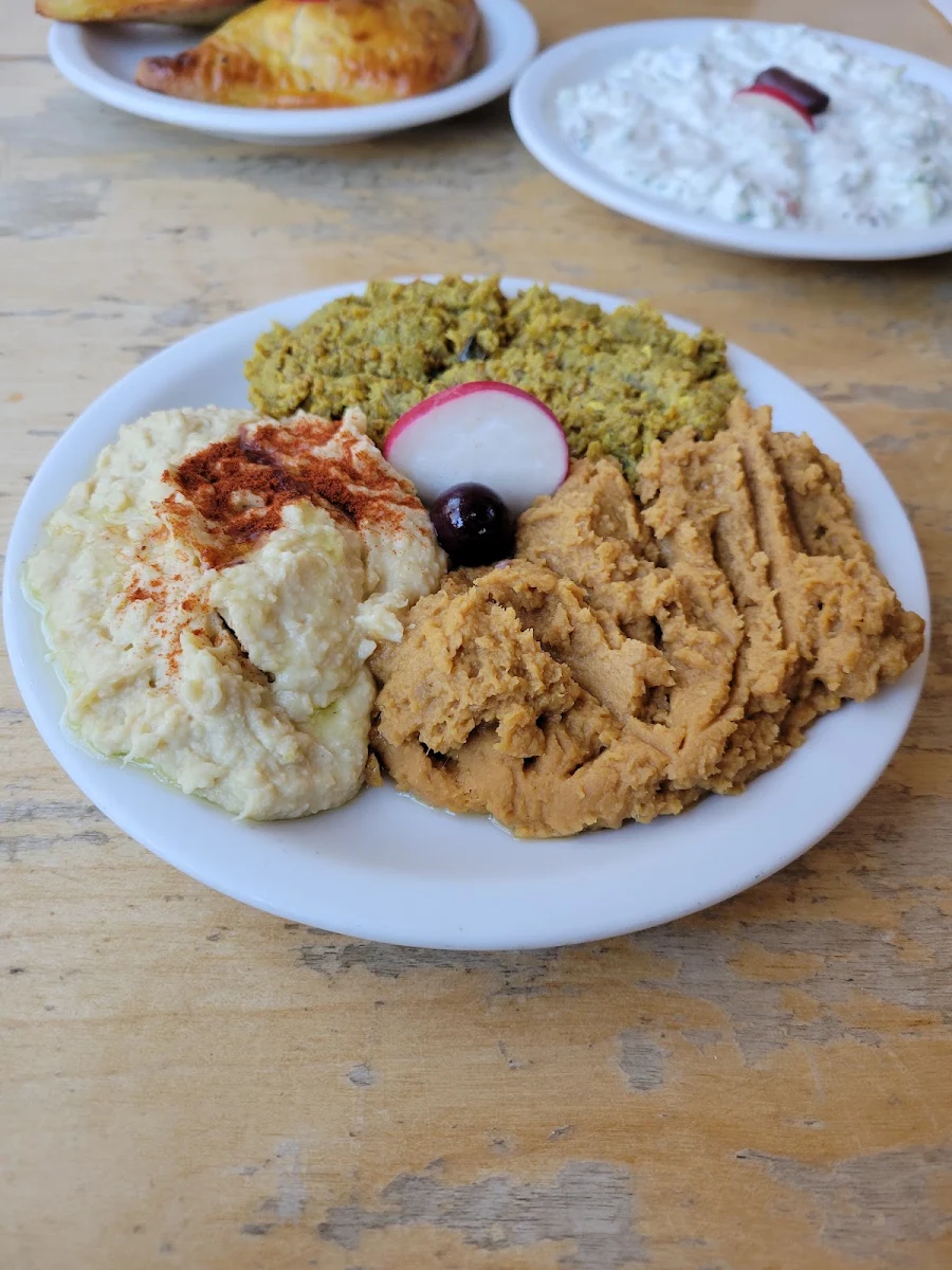 Trio Hummus Purée D'aubergine Et Purée de Viande