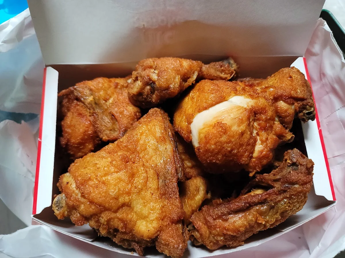 Highlights, Nick's Chicken House & Pizzeria