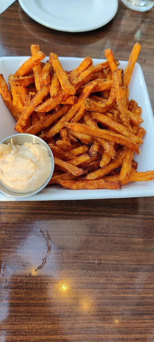 House Made Chips & Dip