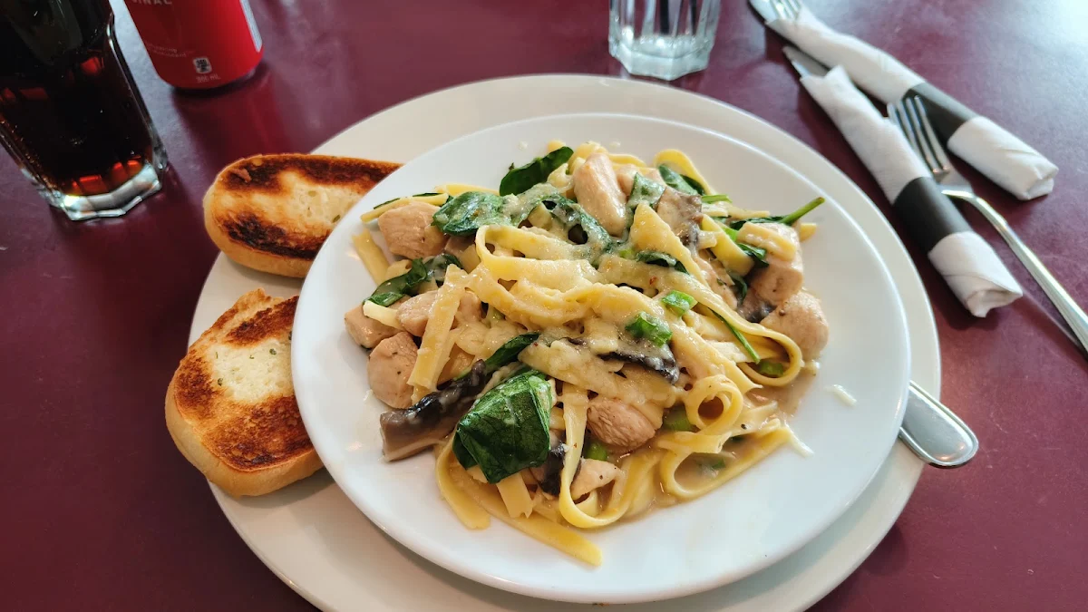 Chicken and Mushroom Fettuccine Alfredo