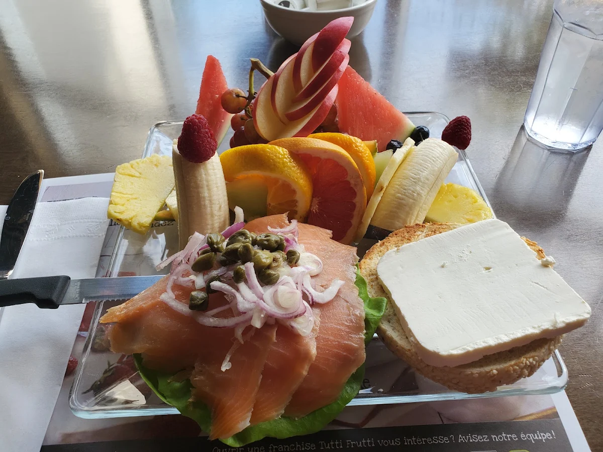 Salmon Bagel and Cream Cheese with Fruits