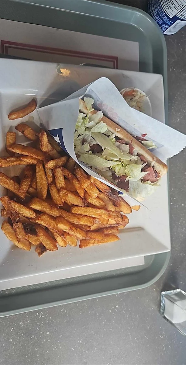Highlights, Cantine Rendez-Vous Ouellet Inc