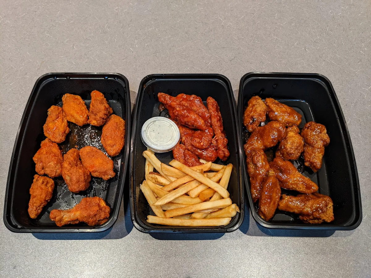 Hot & Honey Garlic Wings Boneless Wings