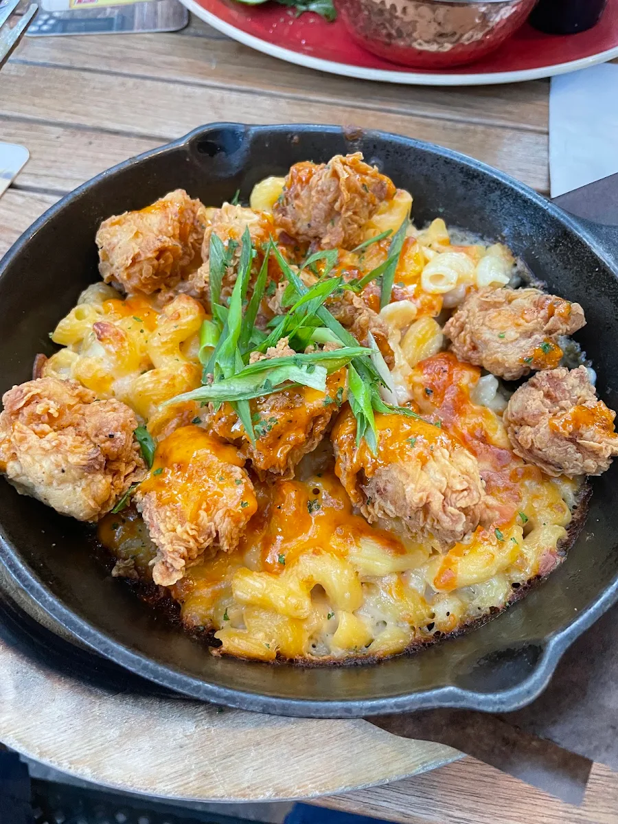 Maple Sriracha Mac and Cheese