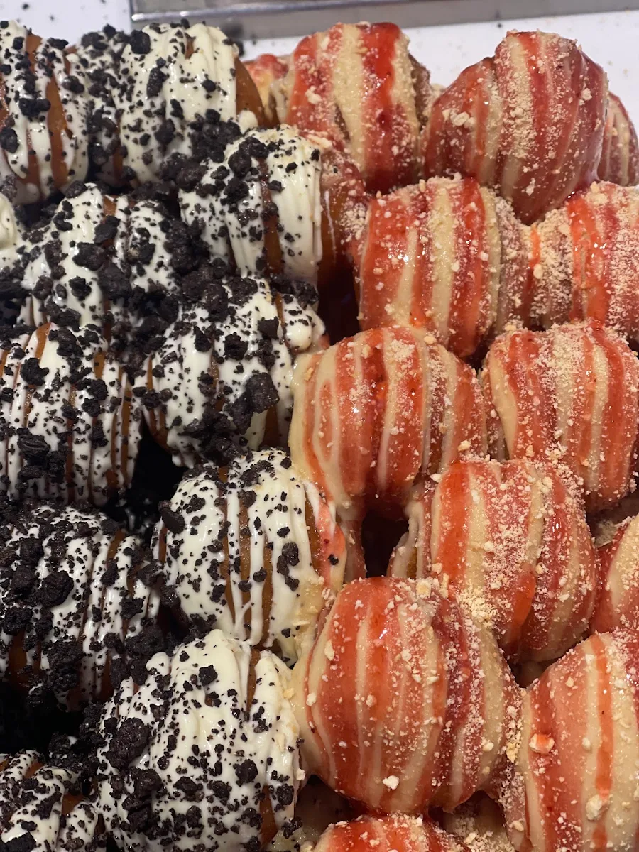 Cookies Cream and Strawberry Cheesecake Puffs