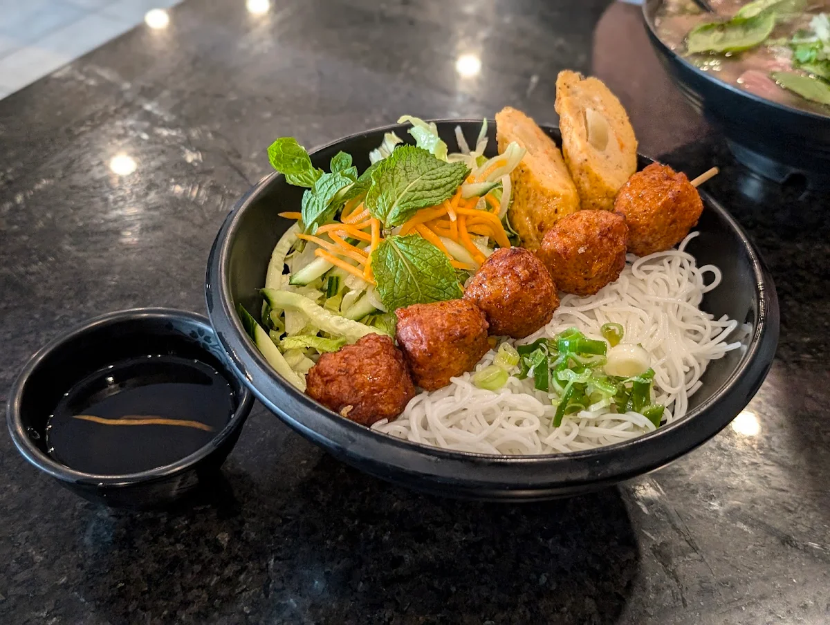 Vermicelli with Shrimp Sugar Cane and Meatballs