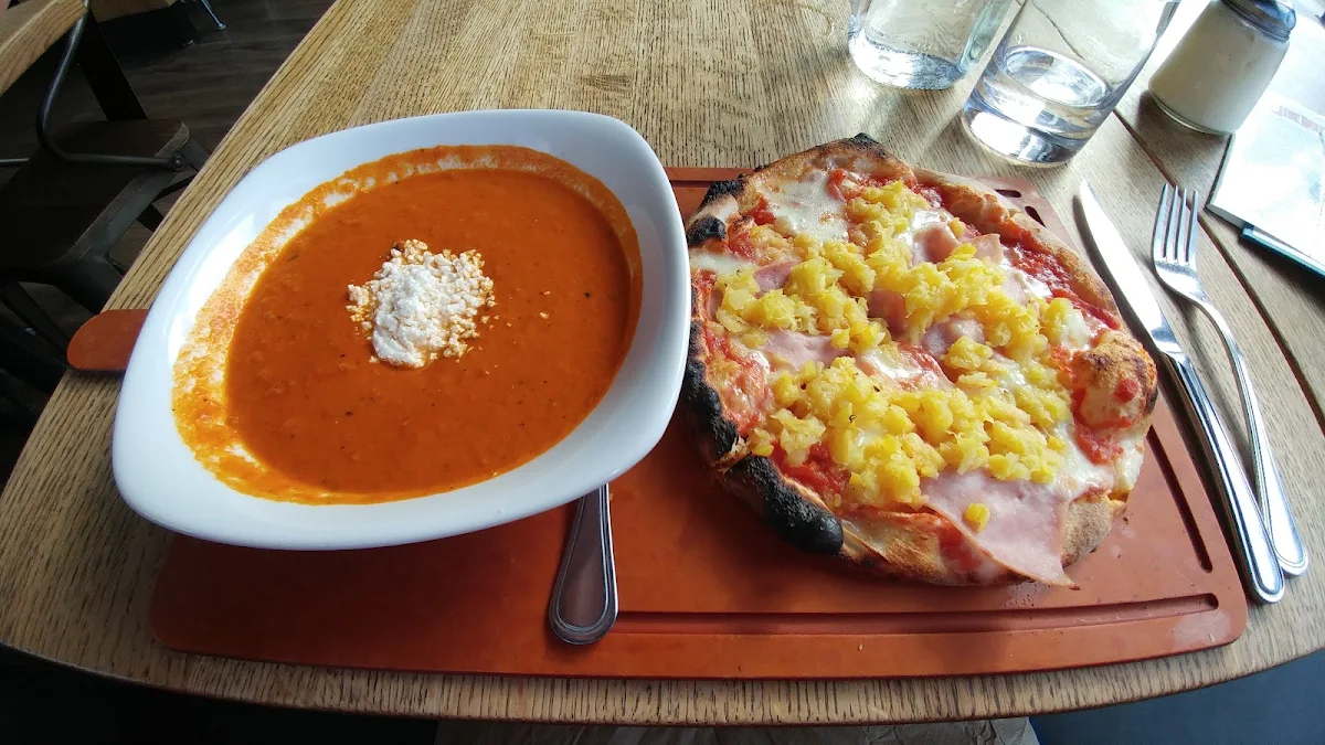 Hawaiian Pizza