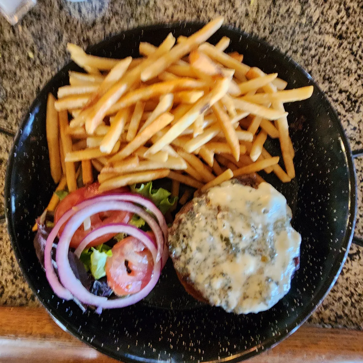 Acoustic Jam w Blue Cheese Burger