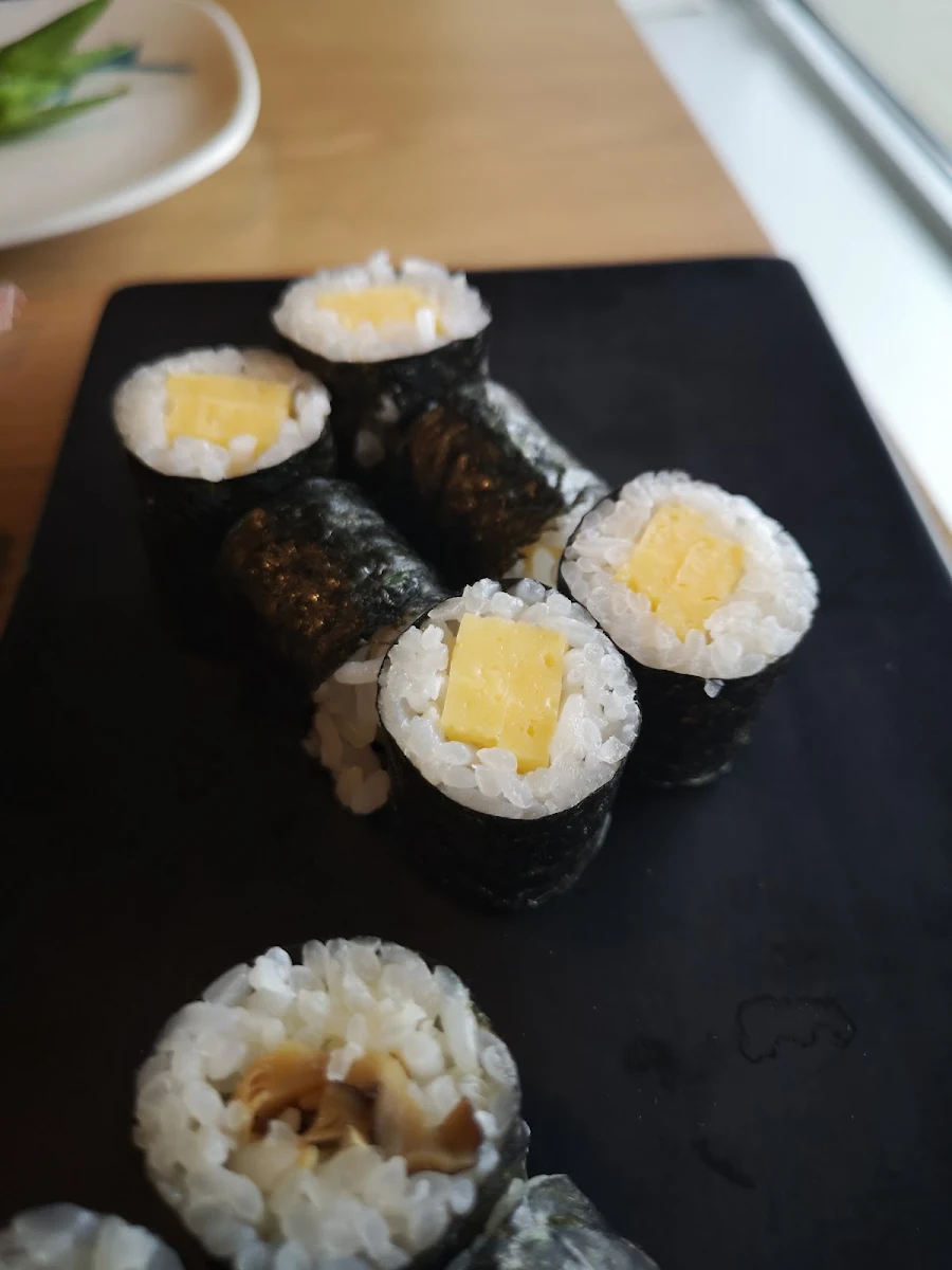 Tamago Roll