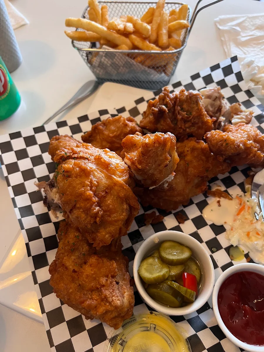 5 Wings and Fries and Pop