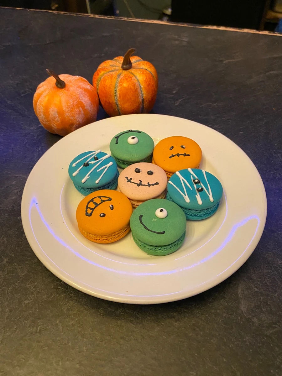 Halloween Macarons
