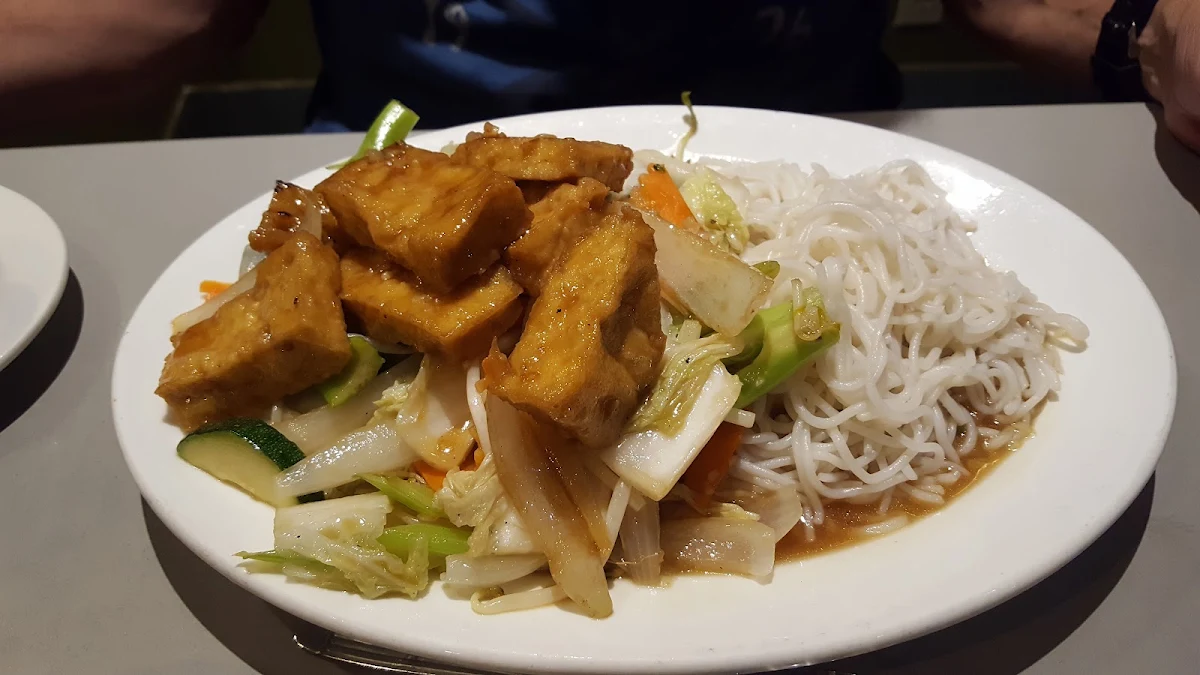 Vegetarian Rice Vermicelli with Tofu