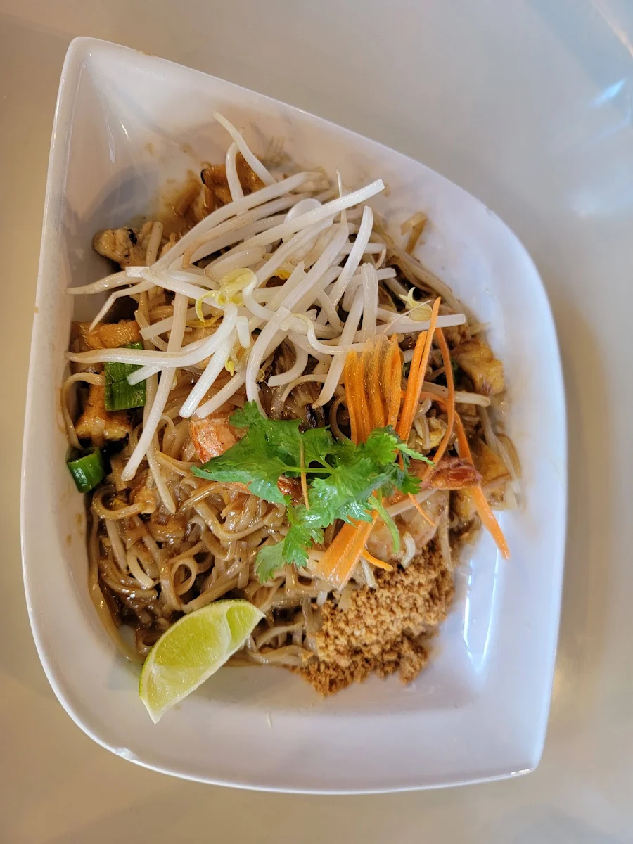 Chicken Pad Thai Noodle