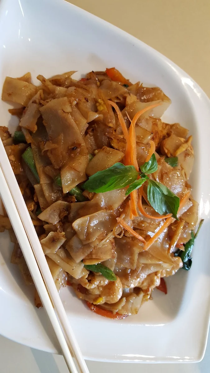 Drunken Noodles Pad Kee Mao