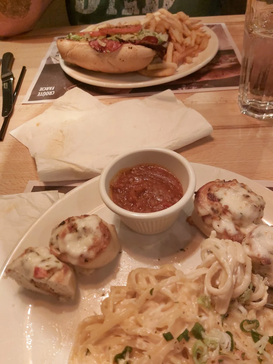 Rouleau de Pizza Et Pâte Carbonara