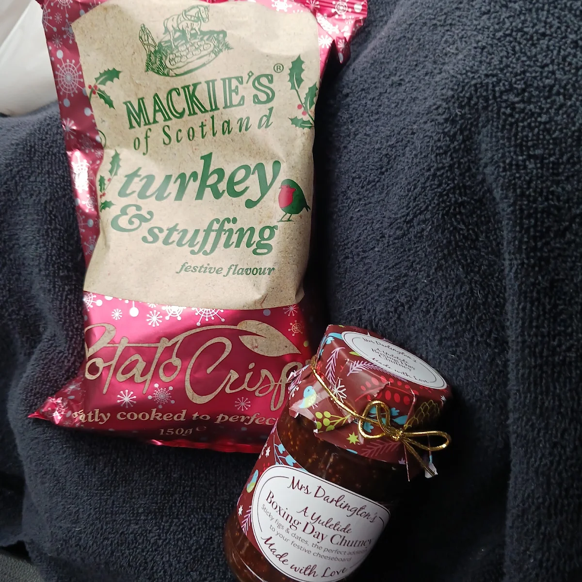 Potato Chips Fig and Dates Chutney