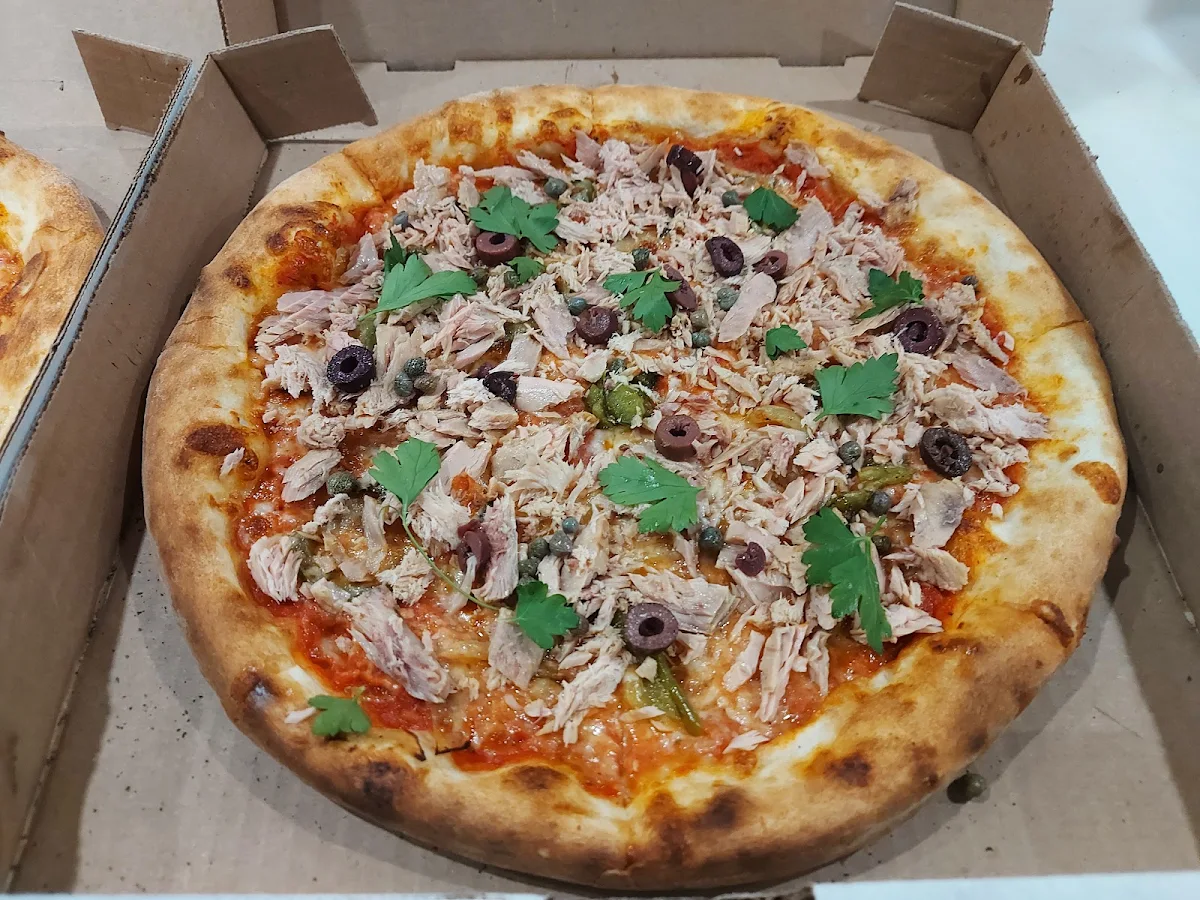Pizza Tunisienne Tunisian Pizza
