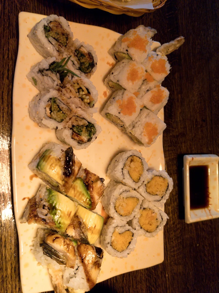Avocado Roll (6 pcs)