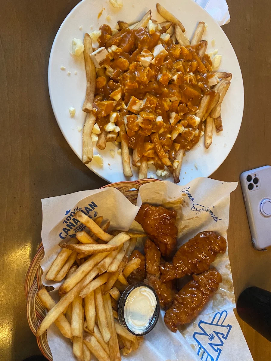 Butter Chicken Poutine