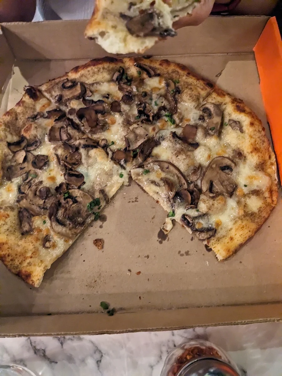 Tartufo Pizza