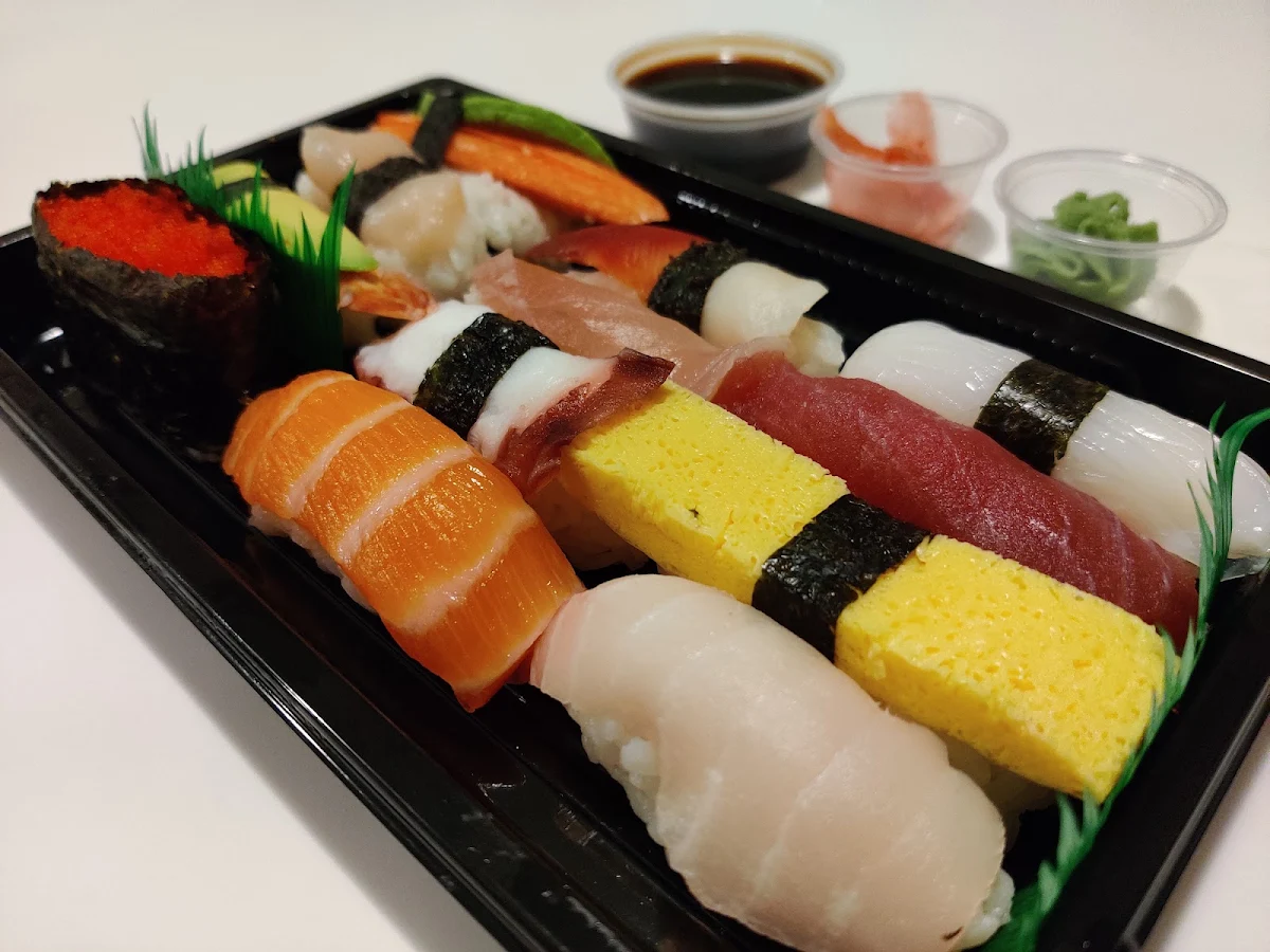 Assorted Sushi Set