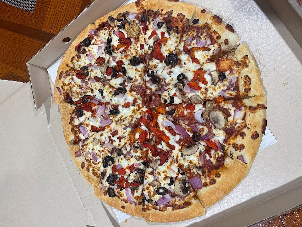 Large Pizza with Mushroom Pepperoni Red Pepper Black Olive