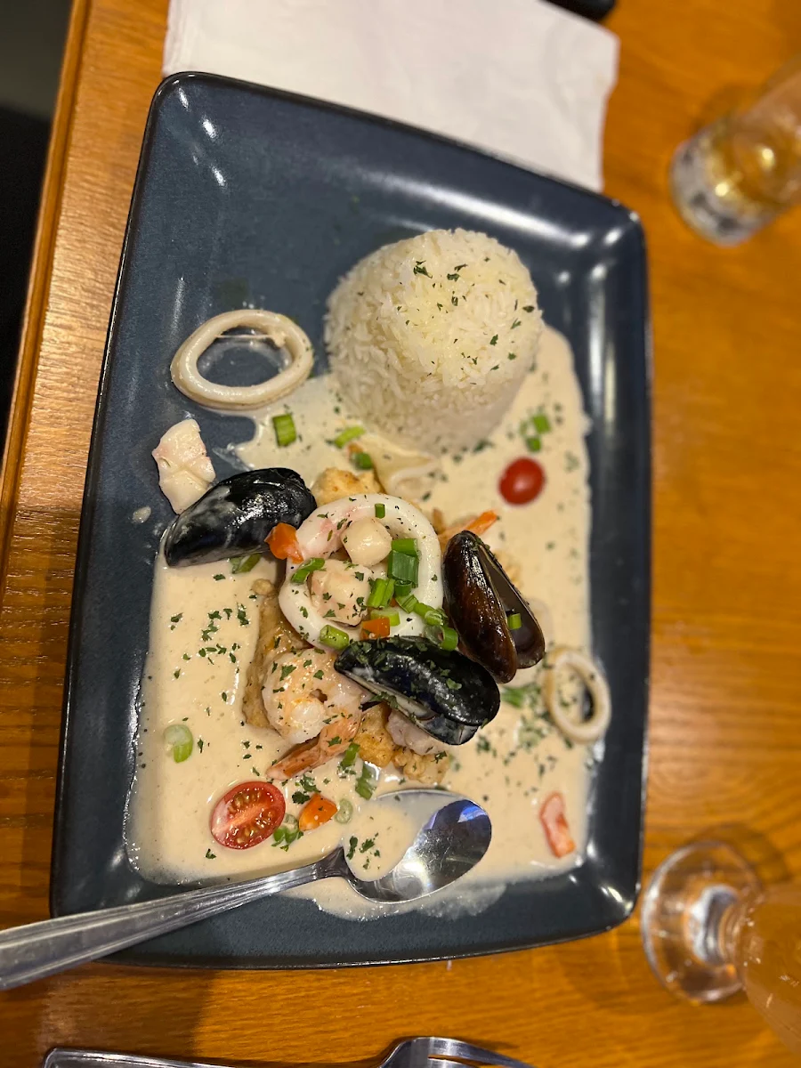 Mero Et Mariscos À la Creme Creamy Mero And Mariscos