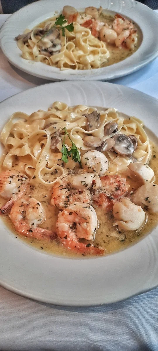 Gamberoni & Scallops Al Vino Bianco