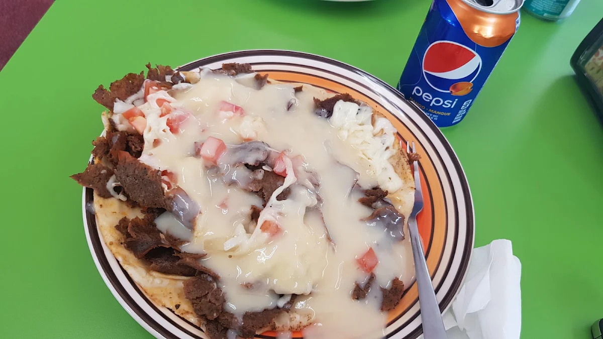 Mozzarella Cheese Donair Meat Onions