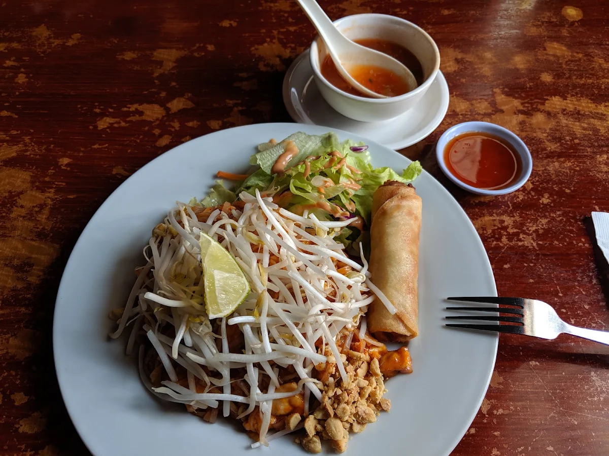 Chicken Pad Thai Lunch Special