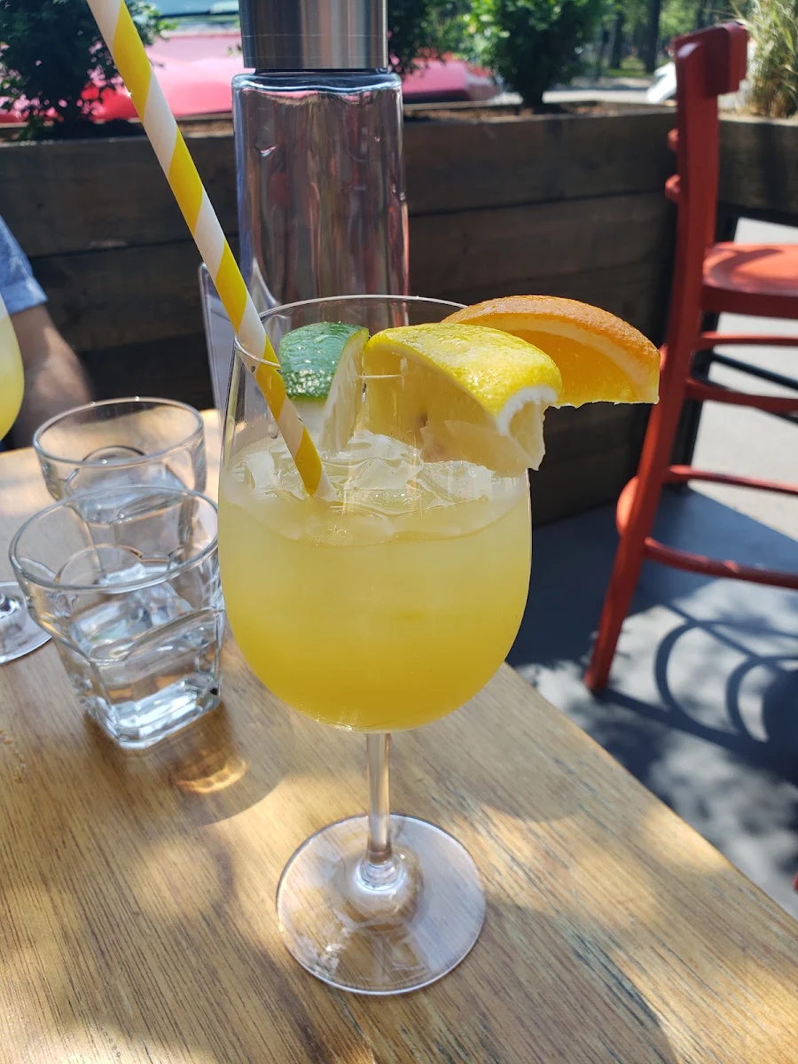 Limonata, Pizzeria Geppetto Beaubien