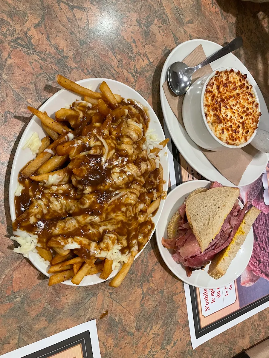 Medium Poutine