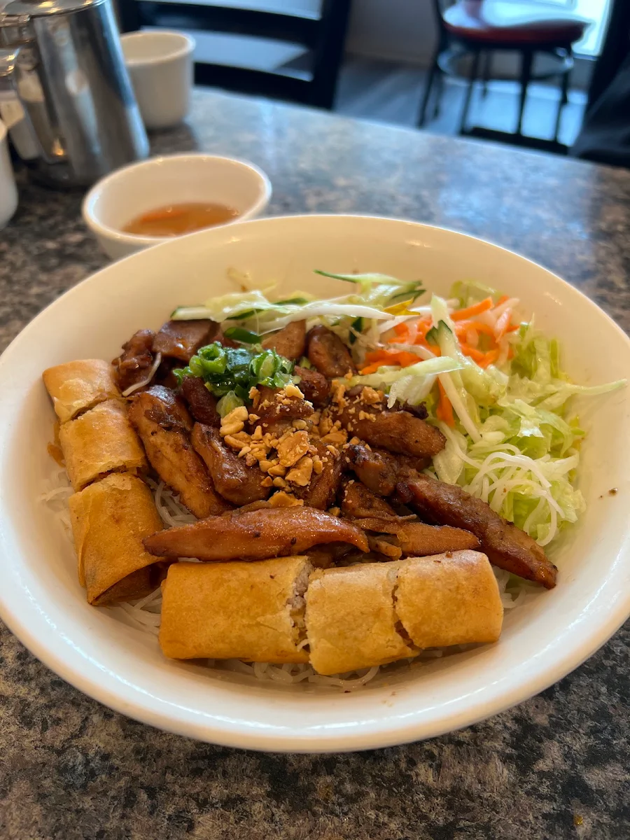 Chicken Spring Roll Vermicelli