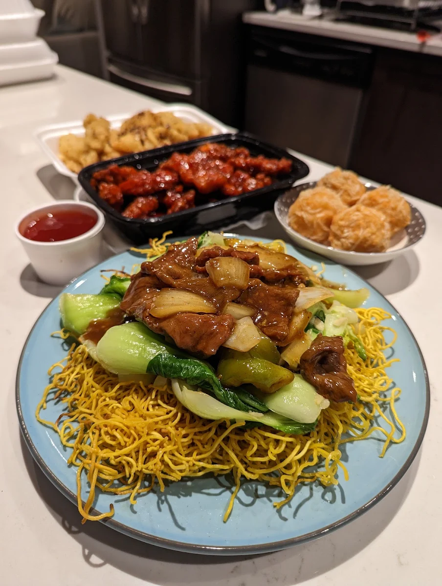 Satay Beef Chow Mein