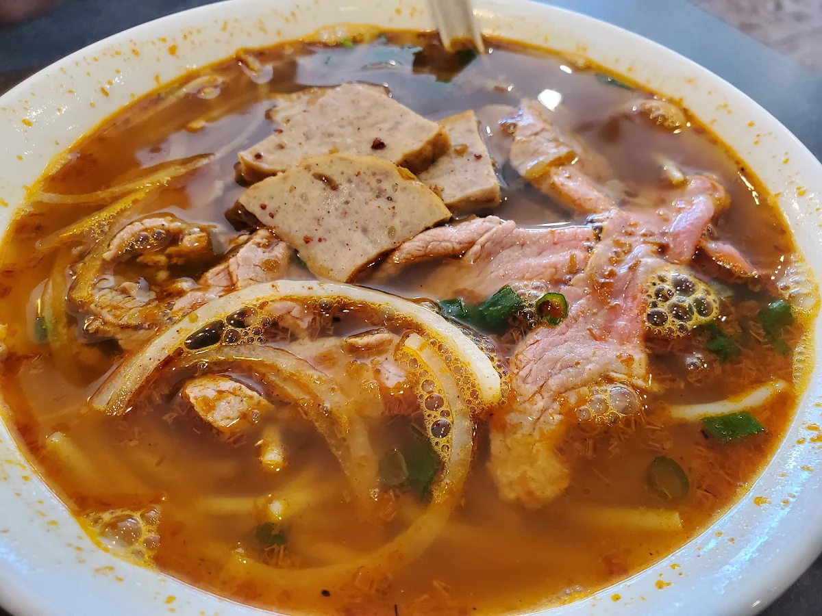 9 Bun Bo Hue