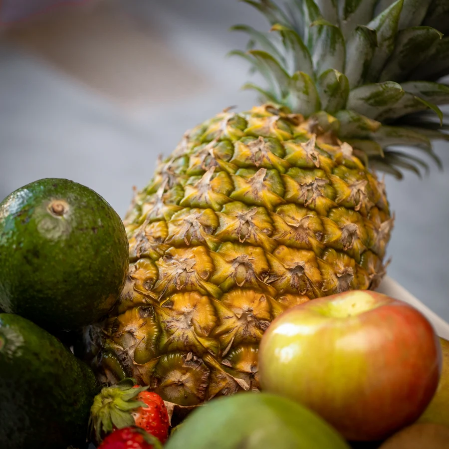 Fresh Fruit Basket – Seasonal Ready-To-Eat Fruit Mix