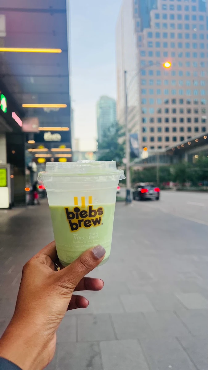 Iced Vanilla Matcha Latte